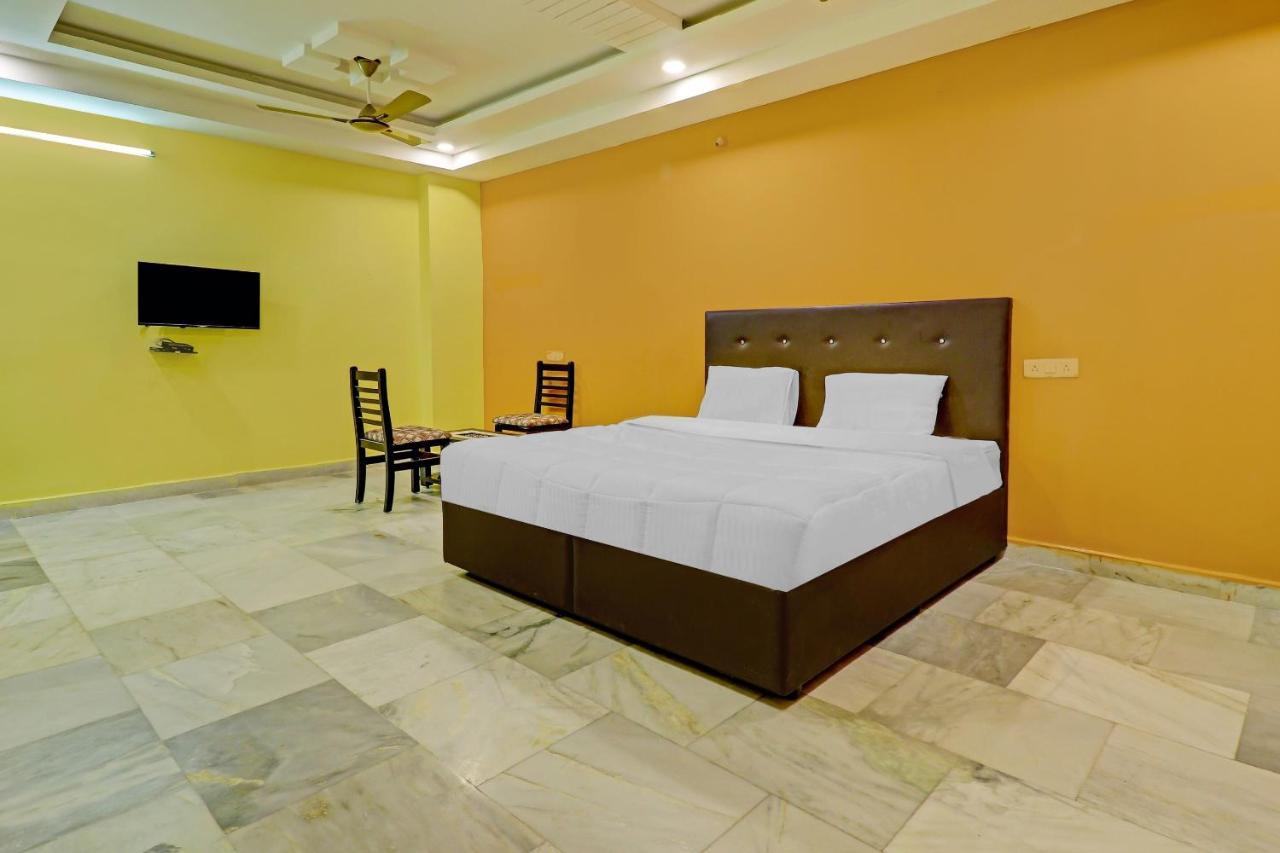 Oyo 81589 Aruna Dwraka Homes ไฮเดอราบัด ภายนอก รูปภาพ