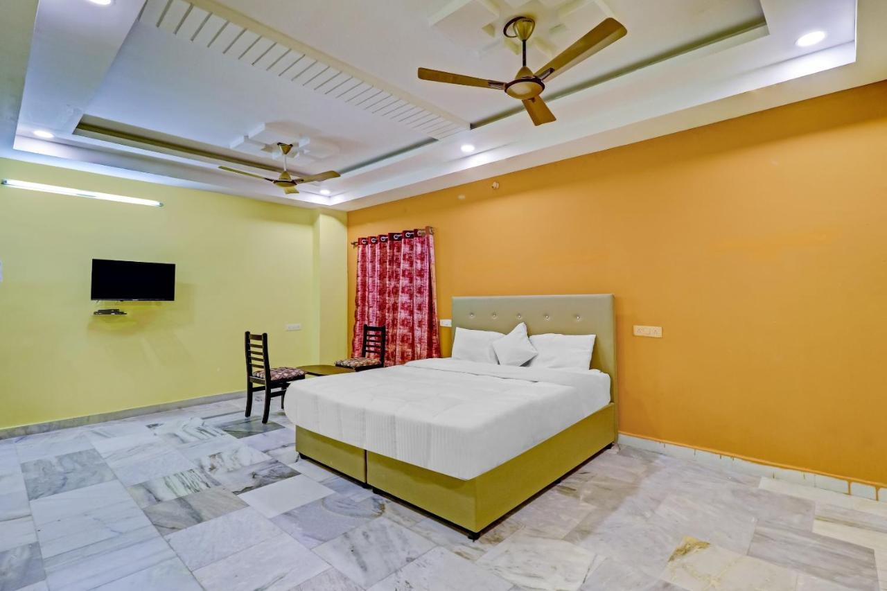 Oyo 81589 Aruna Dwraka Homes ไฮเดอราบัด ภายนอก รูปภาพ