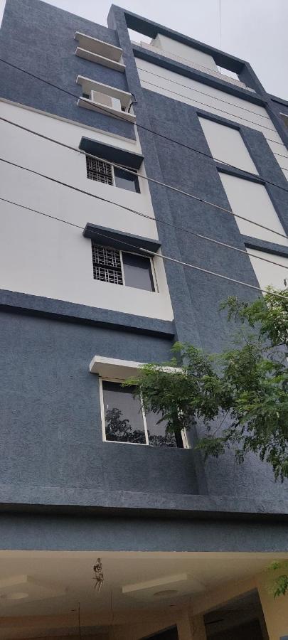 Oyo 81589 Aruna Dwraka Homes ไฮเดอราบัด ภายนอก รูปภาพ