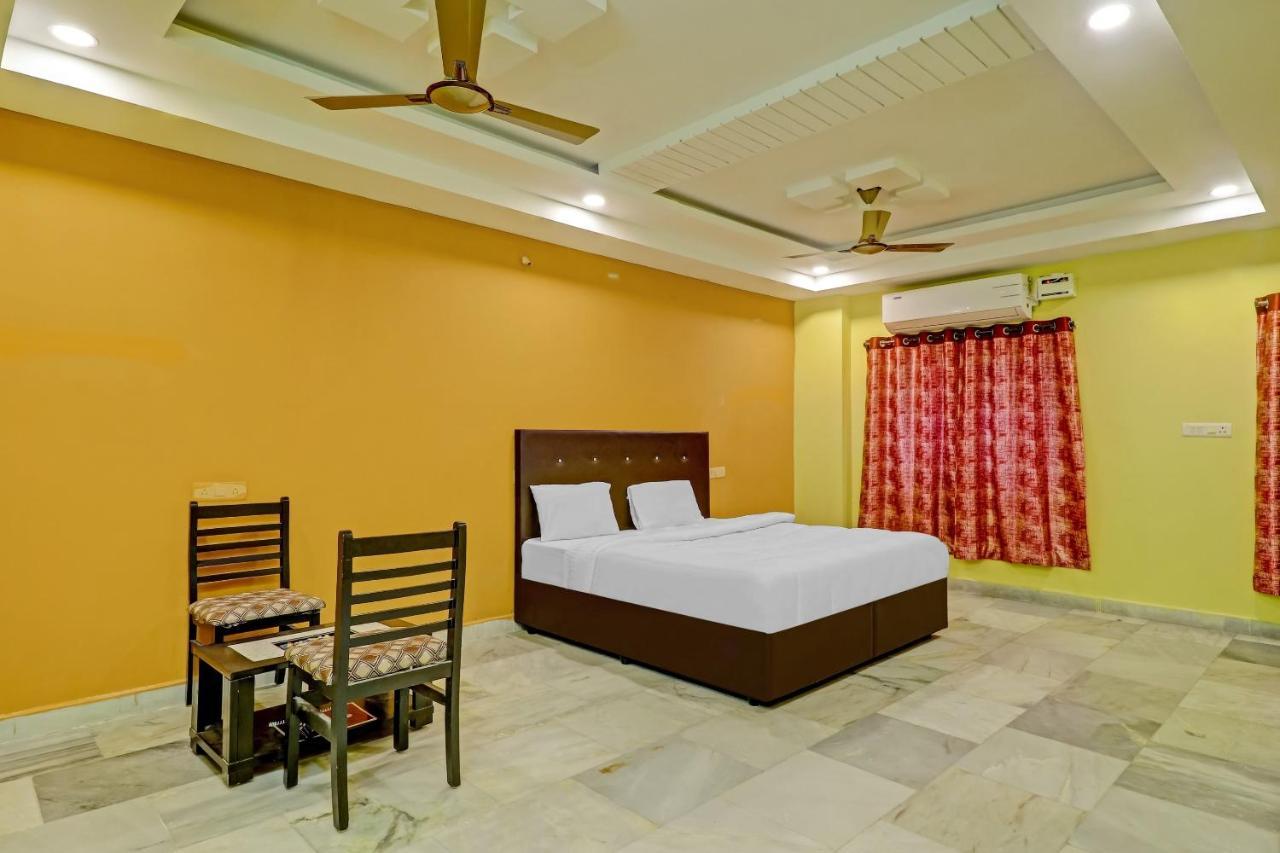 Oyo 81589 Aruna Dwraka Homes ไฮเดอราบัด ภายนอก รูปภาพ